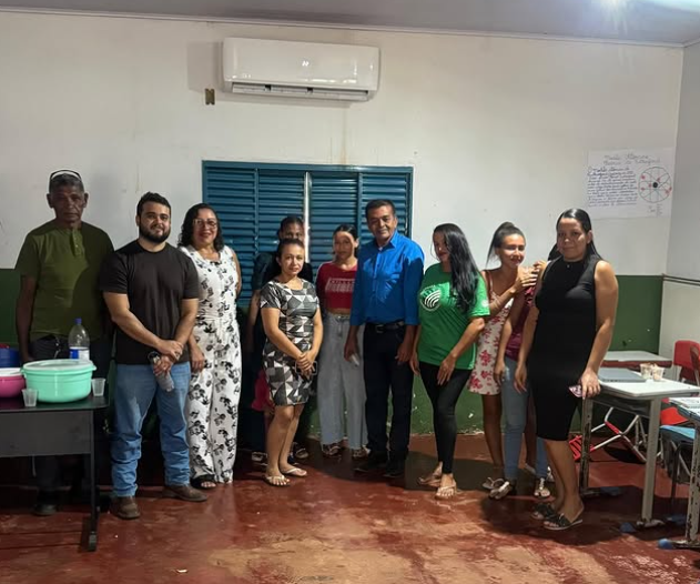 Câmara de Marianópolis Celebra Conclusão de Curso de Informática no Assentamento Manchete